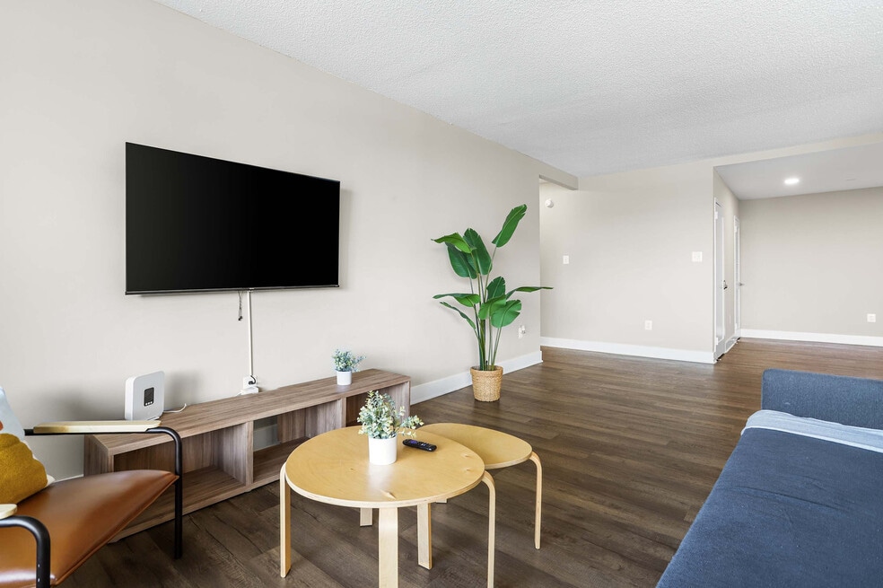 1201 S Bell St unit ID1056570P, Arlington, VA 22202 - photo 1