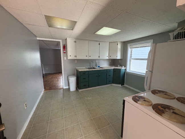 221 E Cumberland St unit 2, Lebanon, PA 17042 - photo 4