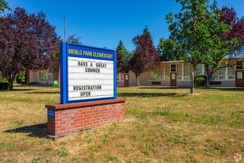 Menlo Park School's marque celebrates summer vacation.