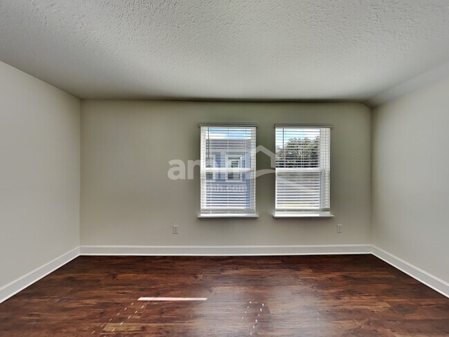 3101 Artemisia Ln, Wesley Chapel, FL 33543 - photo 7