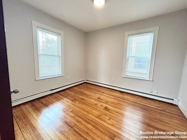 24 Maryland St unit 2, Dorchester, MA 02125 - photo 7