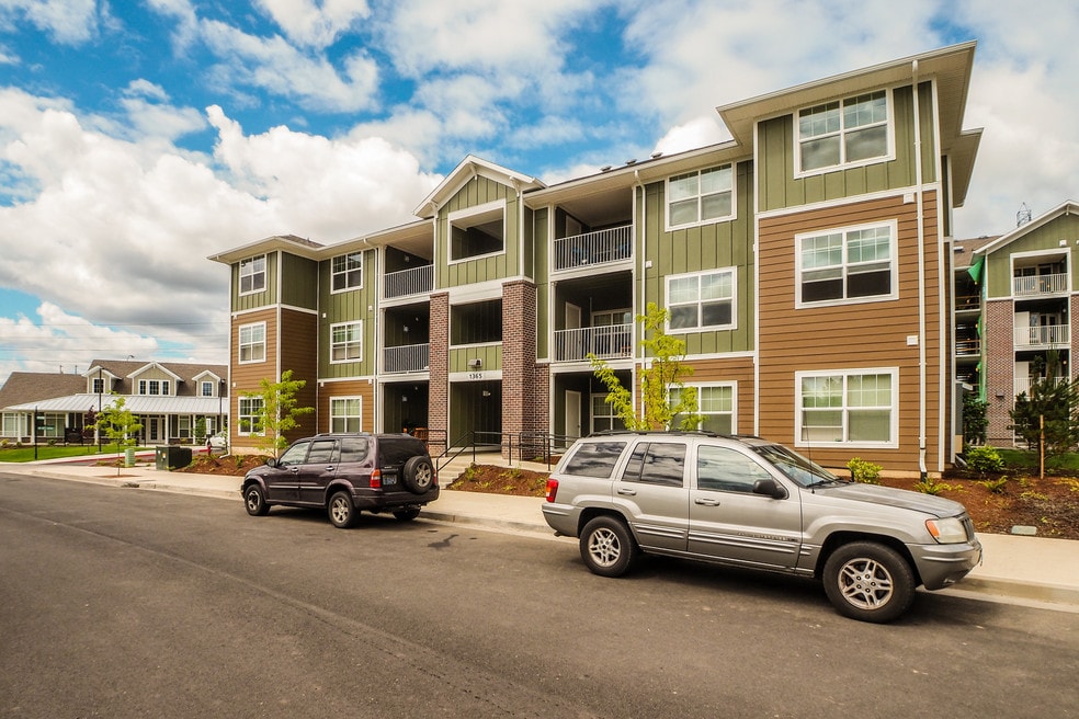 Sunset View Apartment Homes, Beaverton, OR 97006 - photo 1