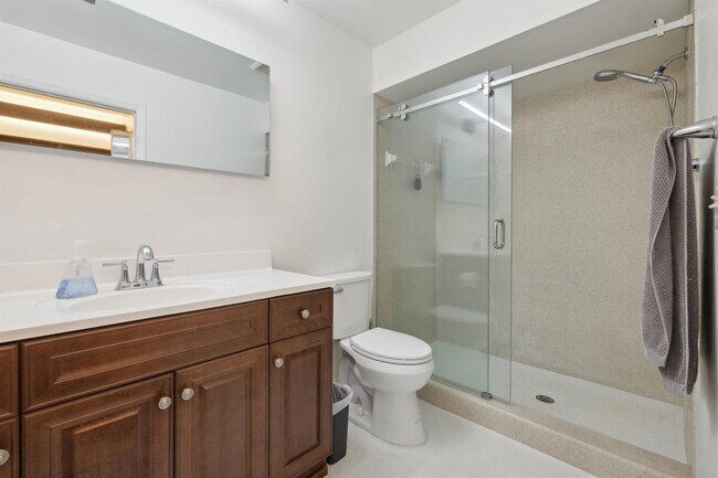 2710 W 60th Place unit 401, Hialeah, FL 33016 - photo 3