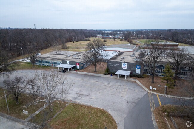 The student population of Thomas Jefferson Middle is 958 and the school serves 6-8.