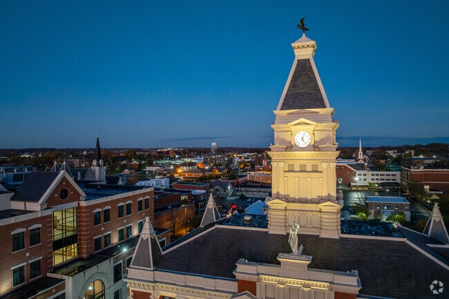 Glen Ellen Landing residents can easily reach downtown Clarksville for a plethora of shopping, dining, an activities.