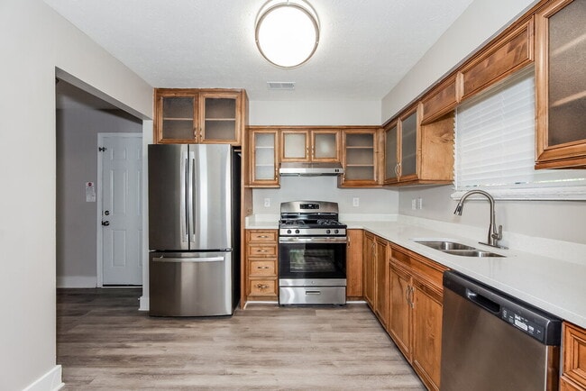 9453 Forest Knoll Dr, Jonesboro, GA 30238 - photo 6