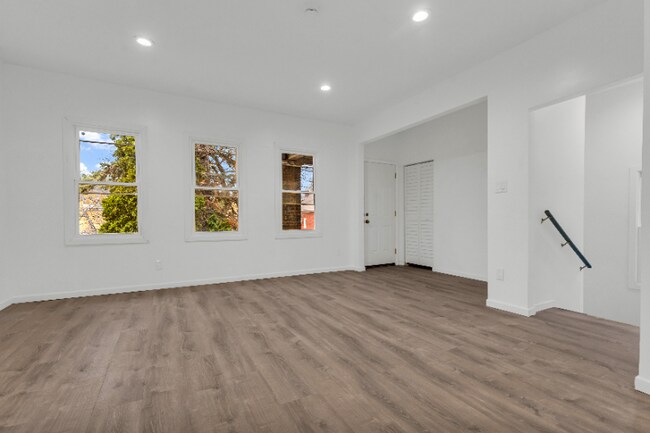 3353 Fullerton Ave, Detroit, MI 48238 - photo 6