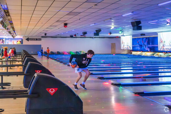 Laser Alleys Family Fun Center is a fun bowling experience for teens in Stonybrook-Wilshire.
