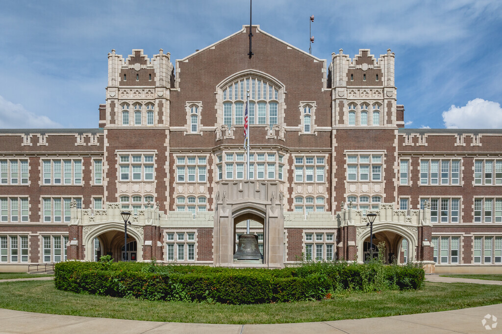 Scott High School welcomes eager minds.