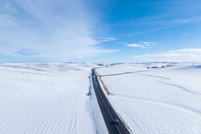 Highway 195 connects Pullman to other cities like Spokane and Coeur D'Alene.