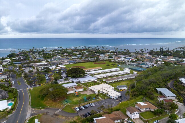 Aina Haina Elementary is close to the ocean view in Kuli'ou'ou-Kalani Iki.