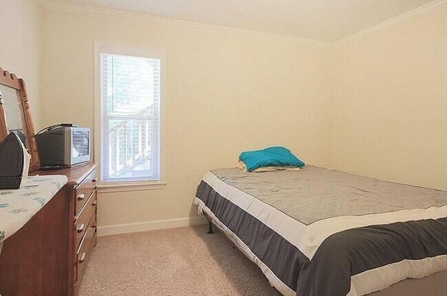 1513 E Franklin St unit F-123, Chapel Hill, NC 27514 - photo 6