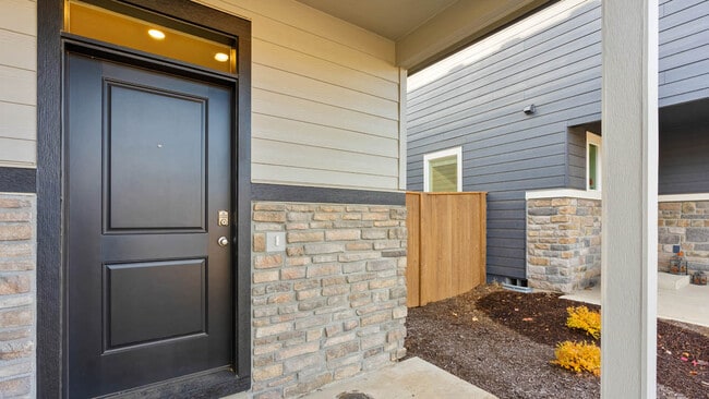 21624 SE Fuji Dr, Bend, OR 97702 - photo 2