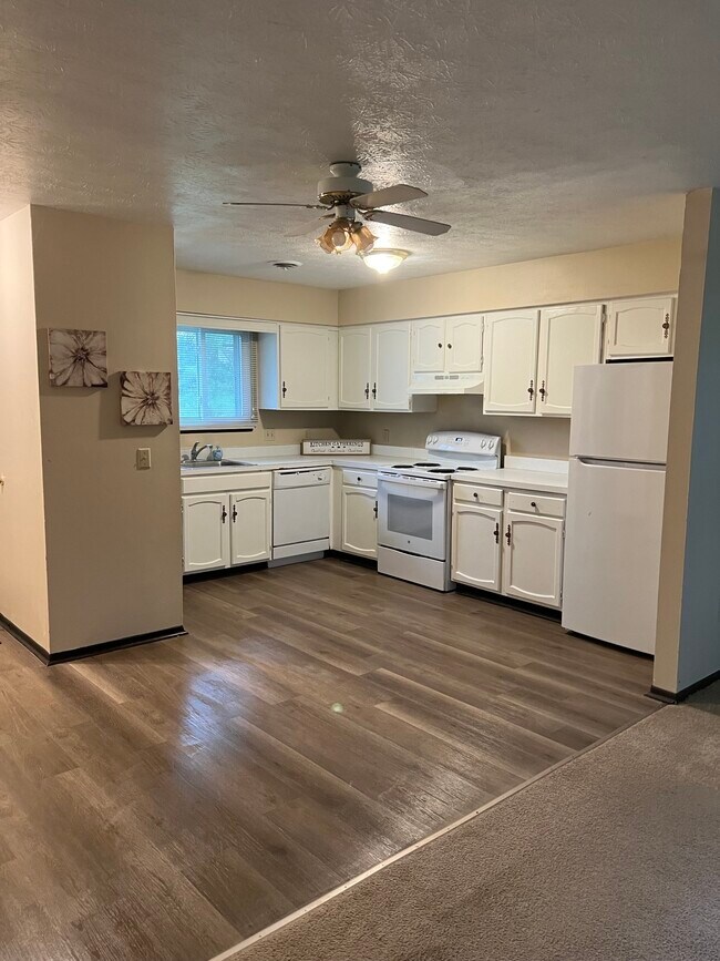 Plenty of cabinets