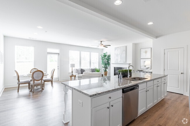 3BR, 2.5BA - 1911SF (Crestford) Kitchen/Dining