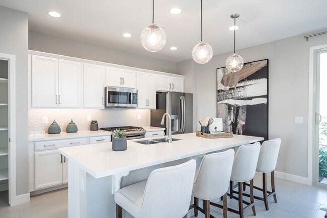 10046 W Piccadilly Rd, Avondale, AZ 85392 - photo 3