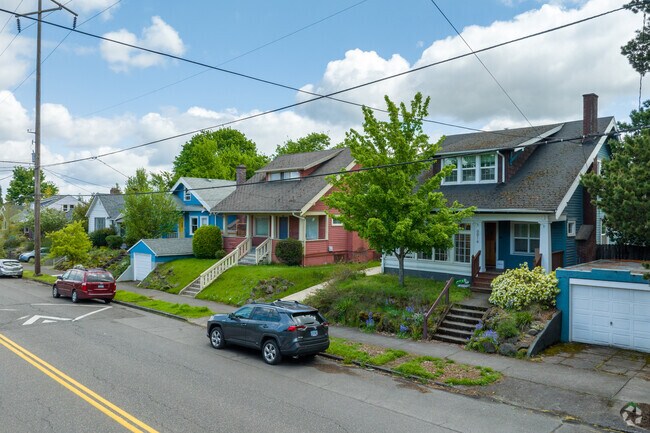 Two story craftsman homes on North Albina Avenue in Piedmont.