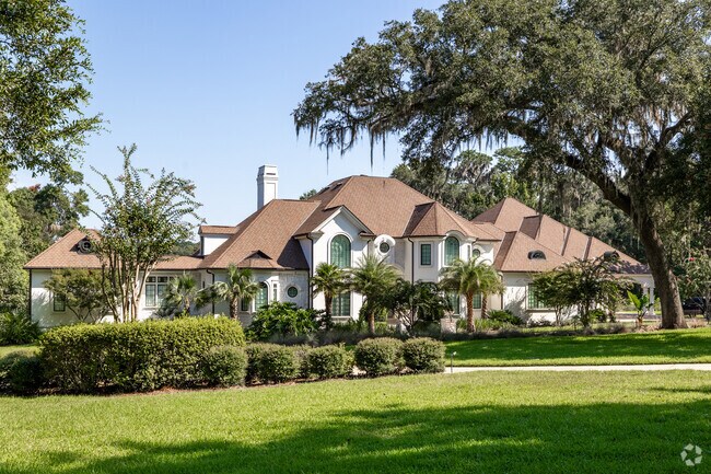 Beautiful and lush Maclay neighborhoods have homes at a range of price points.