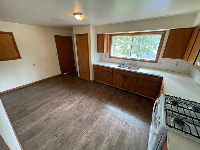 1310 21st Ave S, Wisconsin Rapids, WI 54495 - photo 4