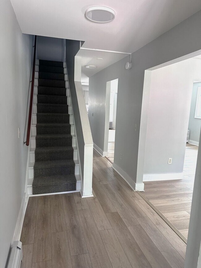 12-14-14 St Louis St unit 12 Saint Louis St, Burlington, VT 05401 - photo 4