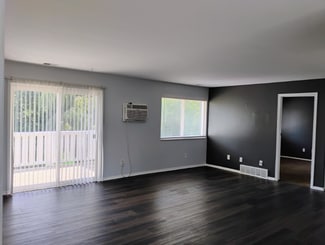 1112 N Poplar St Unit 5, Fenton, MI 48430