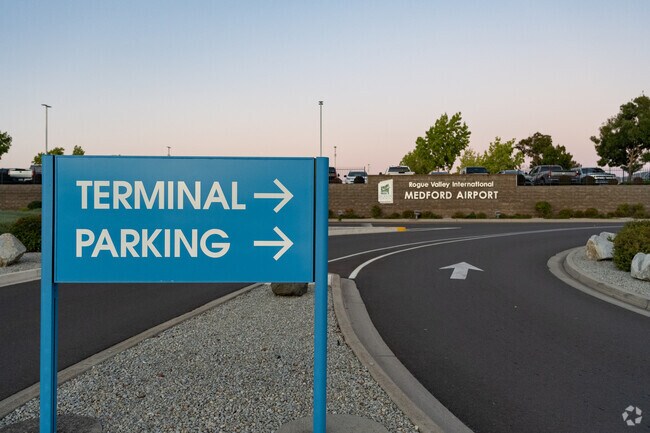 The Rogue Valley International Medford Airport is one option for travel near Lookingglass.