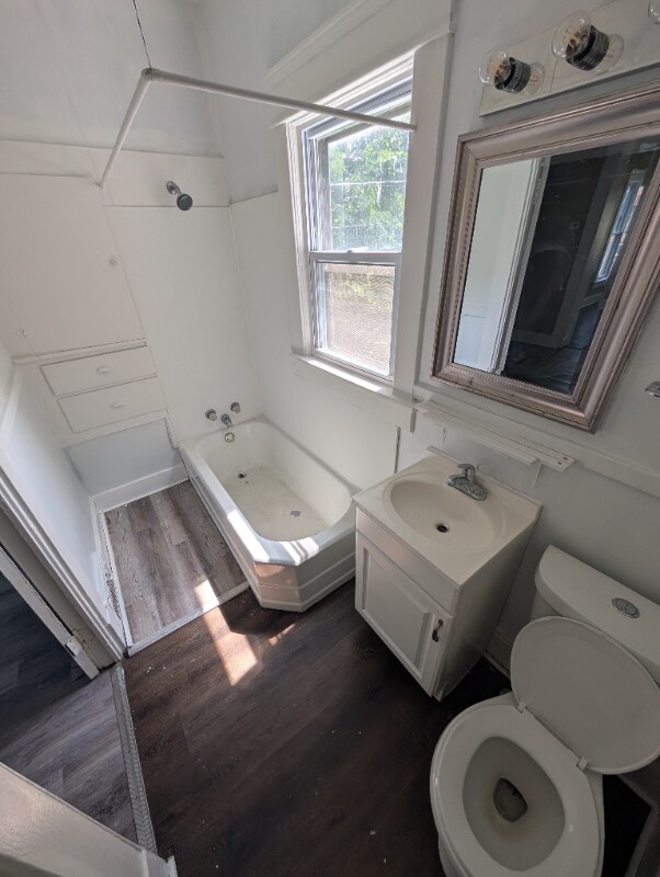 1019 W 10th St unit Down, Lorain, OH 44052 - photo 4