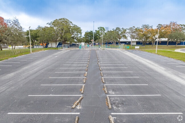 Calusa Elementary School has a large size parking lot for teachers and visitors.