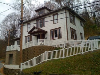 834 College Ave, Morgantown, WV 26505