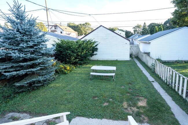 2211 E Holt Ave unit 2211A, Milwaukee, WI 53207 - photo 6