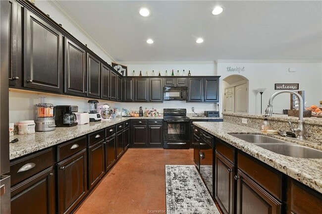 127 Armored Ave, College Station, TX 77845 - photo 5