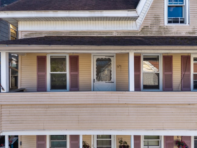 121-121 High St unit 121 High St, Sprague, CT 06330 - photo 3