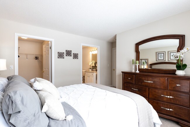 Autumn Creek Apartments, East Amherst, NY 14051 - photo 7