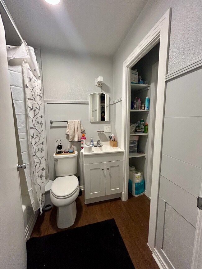 404 Jagoe St unit 404A, Denton, TX 76201 - photo 6