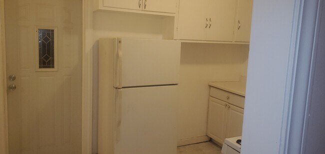 6519 S Eberhart Ave unit 1, Chicago, IL 60637 - photo 5