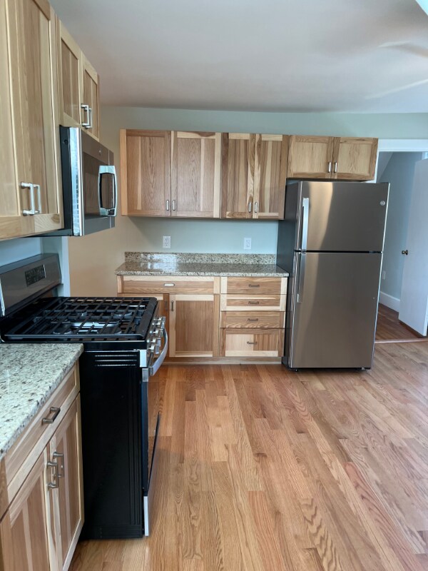 388 S Main St unit 4, Haverhill, MA 01835 - photo 4