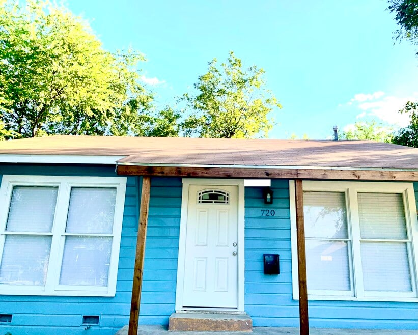 720 Menchaca St, San Antonio, TX 78207 - photo 1