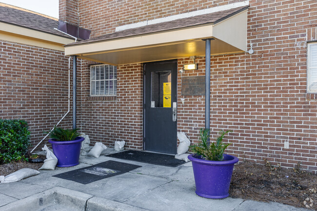 Charleston Development Academy is easily accessible.