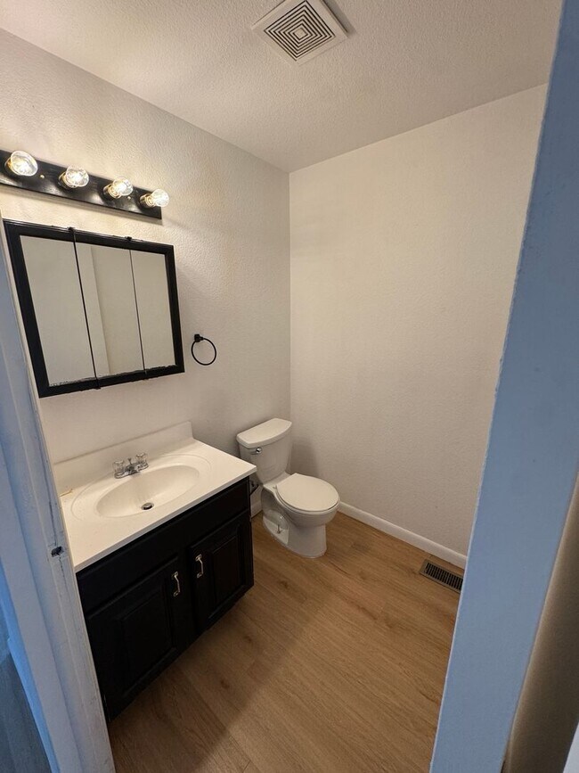 1605 Boston St, Aurora, CO 80010 - photo 4