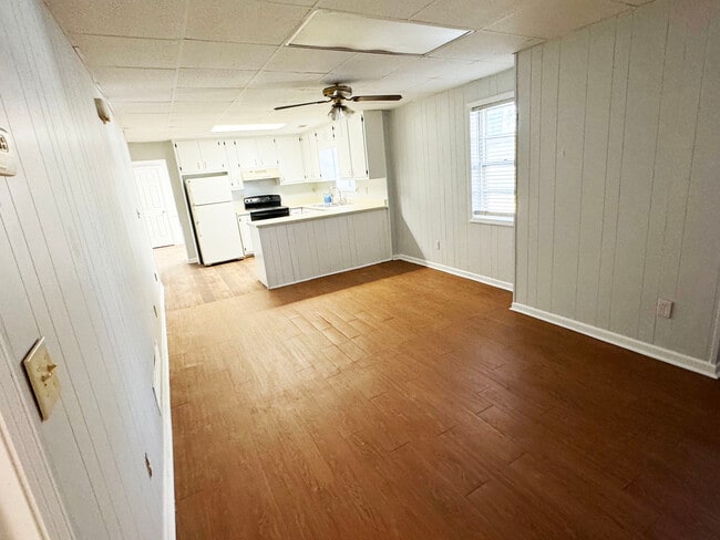 986 Level Creek Rd, Sugar Hill, GA 30518 - photo 2