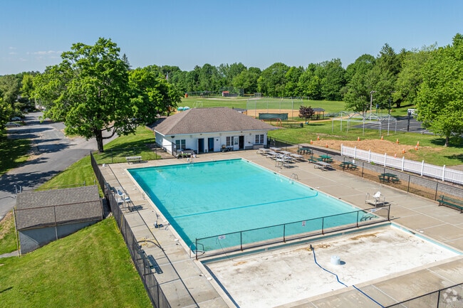 Children can enjoy the pool right in the center of Rutland.