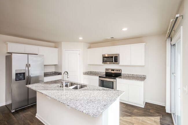 1223 Lakeshore Dr, Camden, SC 29020 - photo 7