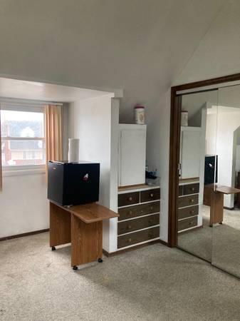 Mini fridge