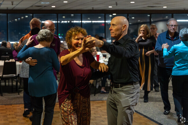Brownsboro Zorn is home to Kingfish restaurant which offers patrons dinner and dancing.