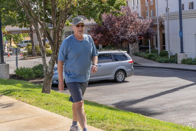 South Bechelli residents are friendly and health conscious.