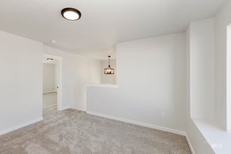 7072 S Old Farm Ave, Meridian, ID 83642