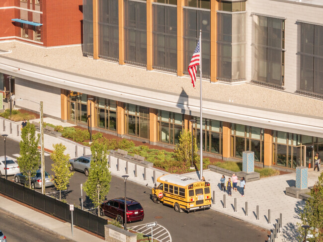 William N. DeBerry Elementary School is located in Springfield.
