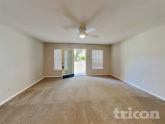 2018 Whispering Sands Ct, Dover, FL 33527 - photo 3