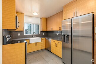 11924-11934 Riverside Dr, Valley Village, CA 91607