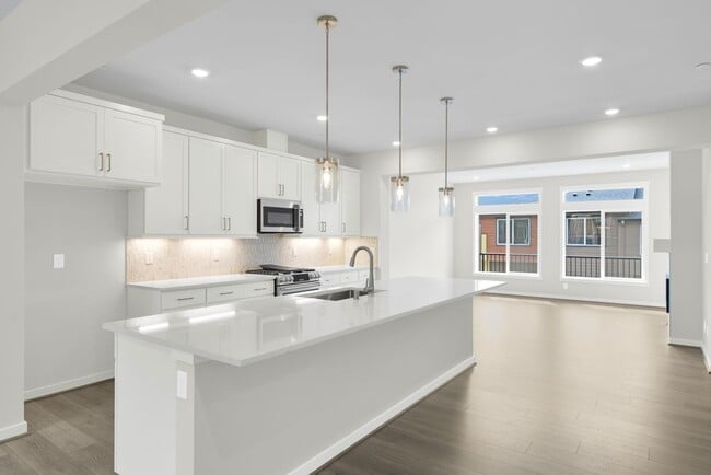 13216 NE 127th Way unit B, Kirkland, WA 98034 - photo 3